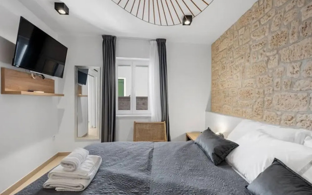 Deluxe City Room For 2 Free Parking