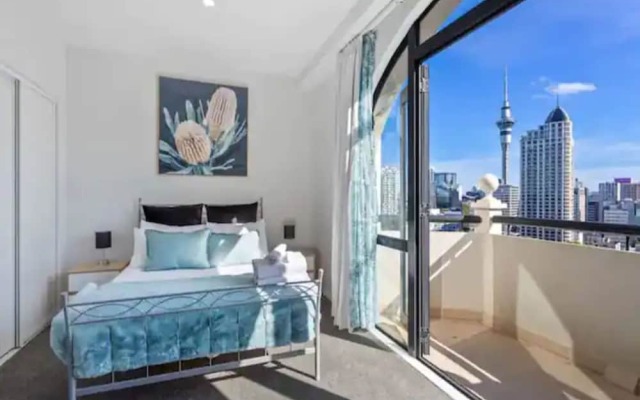 Stunning Sky Tower View Studio Pool And Gym!