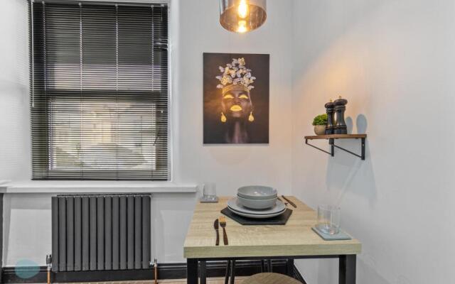 1 Bed- Holyrood Retreat