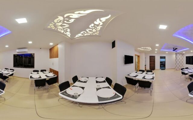 Hotel Devkinandan