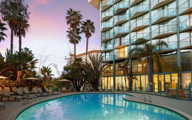 DoubleTree by Hilton San Diego - Hotel Circle