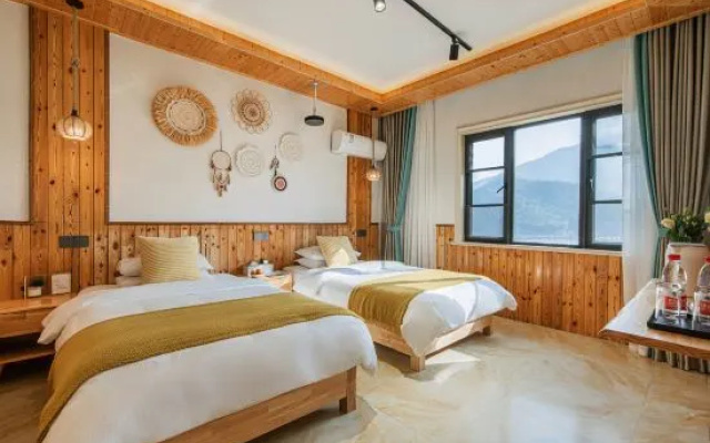 Anji Chuanhe Holiday Homestay (Anji Yunshang Grassland Panda Tribe Adventure Park Branch) – Guest Rooms – Huzhou