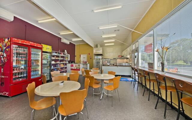 Acclaim Rose Gardens Beachside Holiday Park