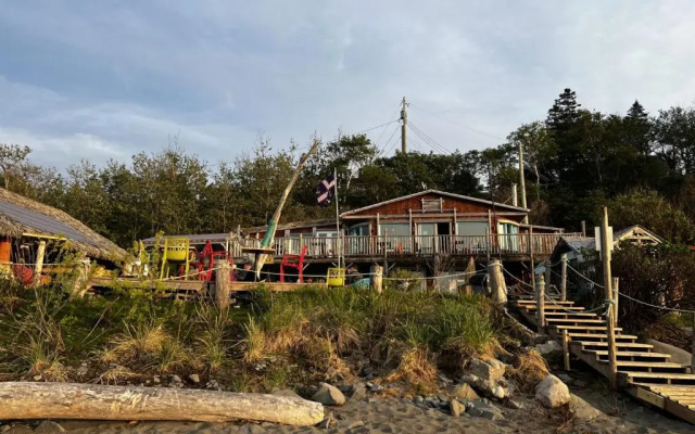 Auberge Festive Sea Shack