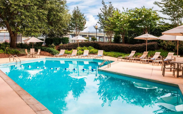 Sheraton Norfolk Waterside Hotel