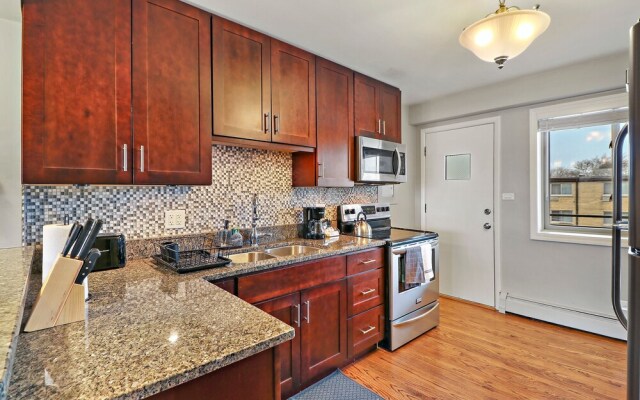 1BR APT in Quiet Arlington Neighborhood