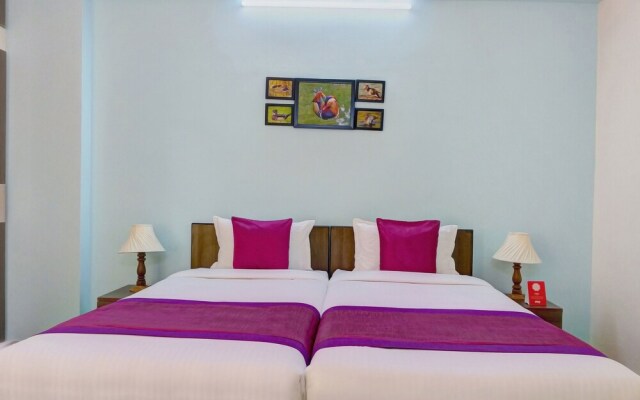 Capital O 11092 Shiv Enclave