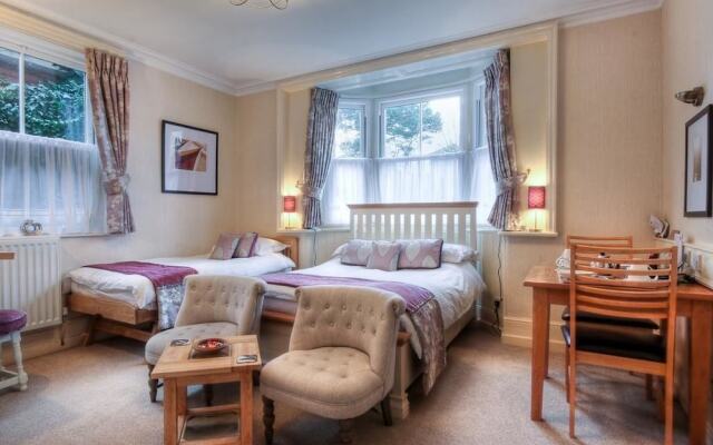 Brooklands Lodge - Bed & Breakfast