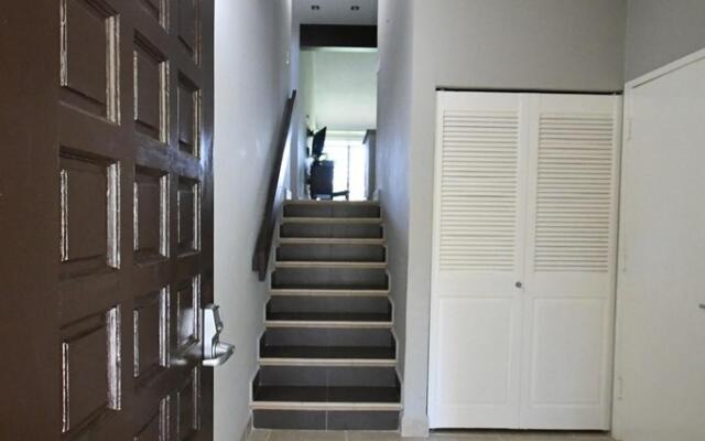 Spectacular Home Away from Home, Fully Equipped (BV308)