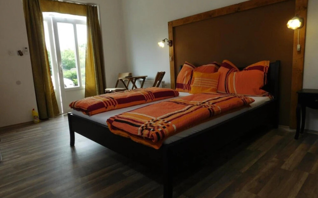 Sunrise Apartmanház