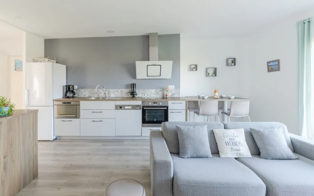 Nice 2-room Apartment With sea View Near the Beach