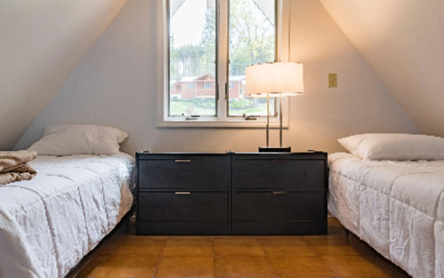 Single Island Shores