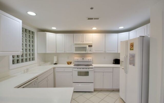 Astoria 205 - 2 Br Condo