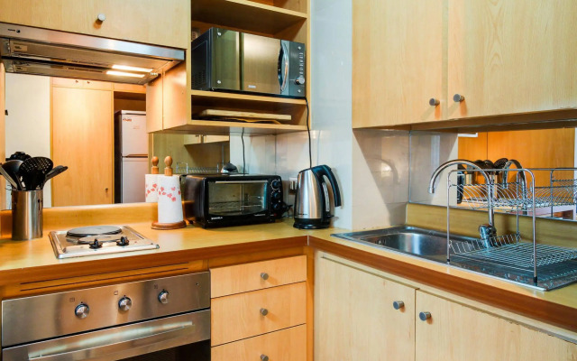 Urban Getaway Near the Sea