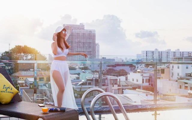 Lyn's Hotel & Apartment