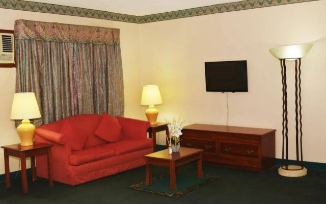 Days Hotel Batangas