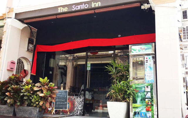 Monkey Motel & Café