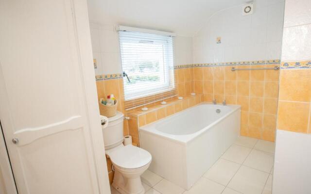 3 Private bedrooms attached to hosts home Free parking