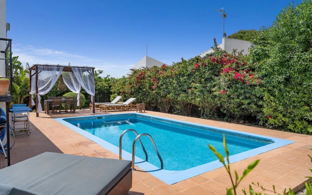 Anana Binisafua Villa With a Pool by the sea