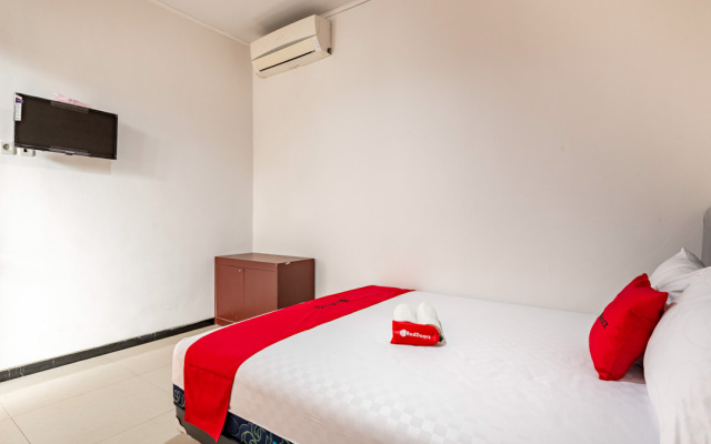 RedDoorz Syariah near Gajayana Stadium Malang