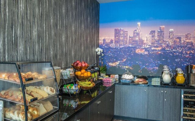 Elan Hotel