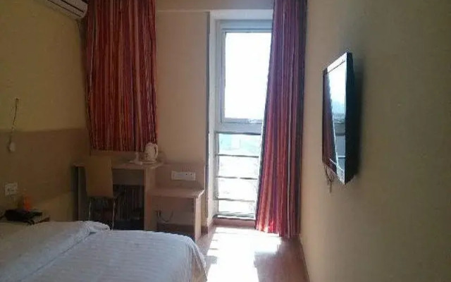 7 Days Inn Qingdao Huangdao Lianghe Road Bathing Beach