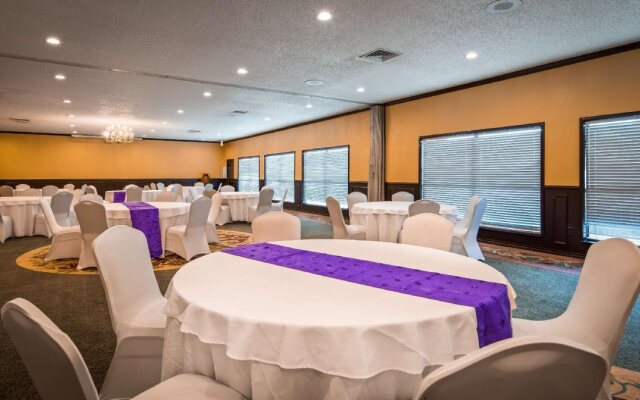 Red Roof Inn & Suites Sulphur Springs