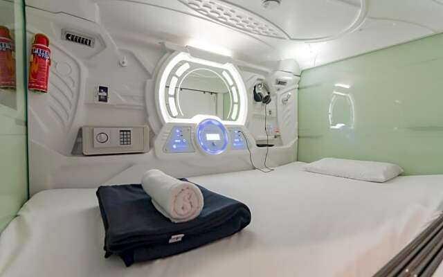 On The Go Capsule Hotel