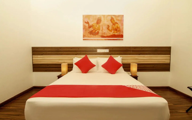 OYO 124 Clove Transit Hotel