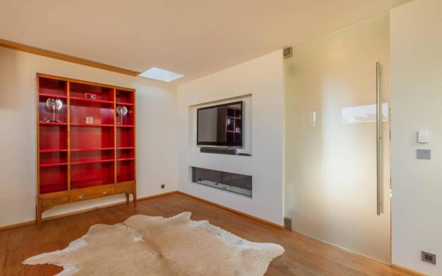 2BD Modern Apartment in Geneva Center with Rooftop by GuestLee