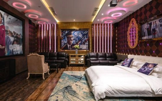 Fenglin Evening Movie Hotel