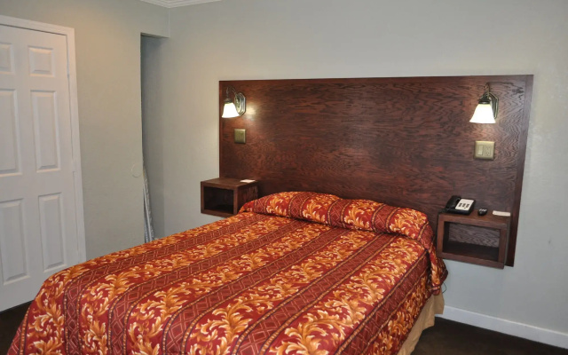 Santa Cruz Inn Riverside