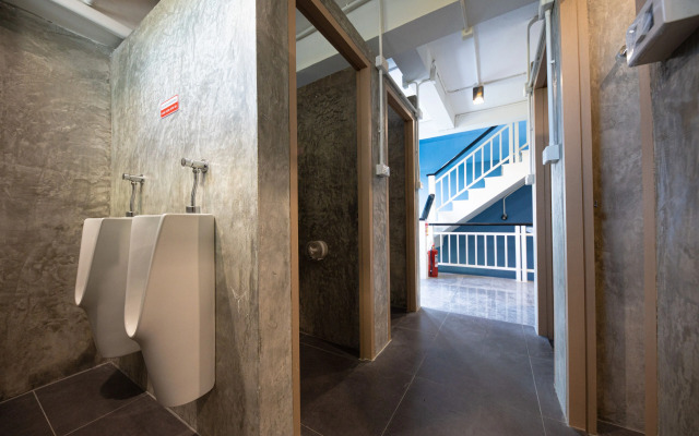 Sleep To Fly Hotel & Hostel