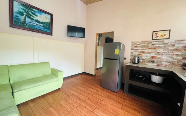 Los Angeles Hotel & Resort