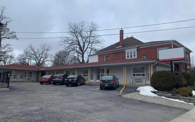 Lucien Motel