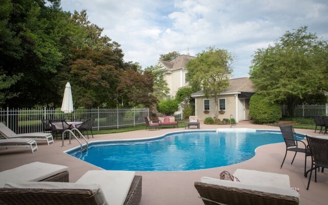 Burke Manor Inn & Pavilion