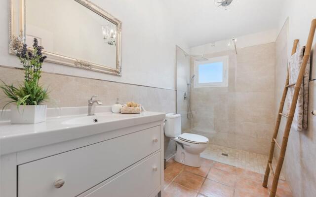 Beautiful Holiday Home In Alcudia With Pool