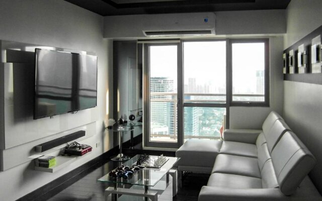 Modern Luxury Lower Penthouse Unit