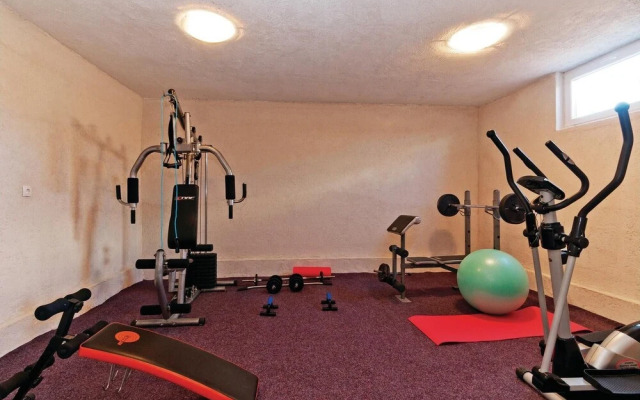 Beautiful Home in Gorica With Wifi and 4 Bedrooms