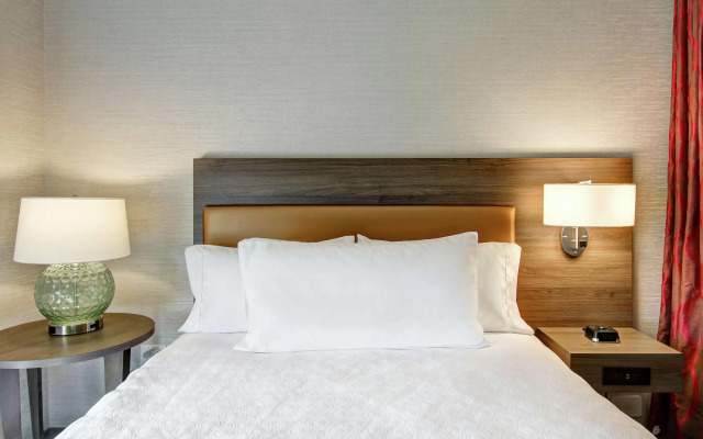 Home2 Suites by Hilton Montreal Dorval