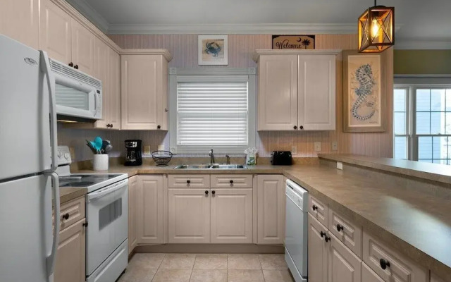 Magnolia Pointe 4887-201 3 Bedroom Condo