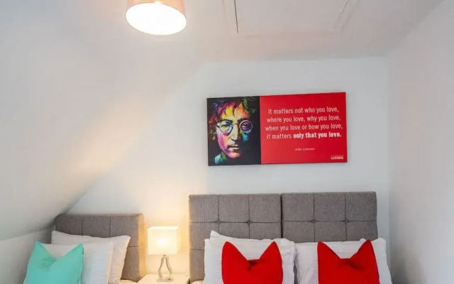 Modern House Close To Centre