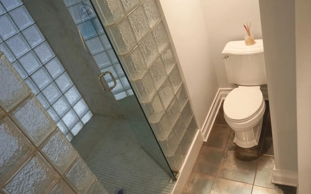 3-Level Bucktown Home - Amazing Outdoors & Parking