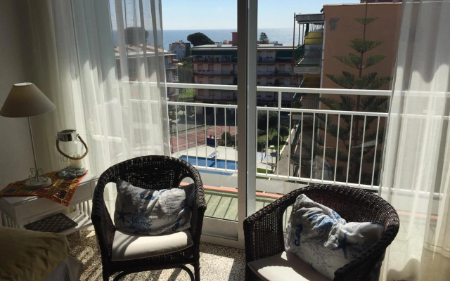 Oasis Close Barcelona Pool Tennis Beach