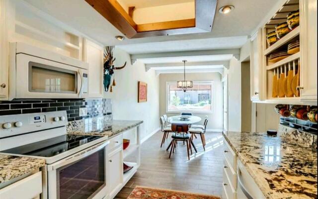 5602 N 76th Place, Scottsdale