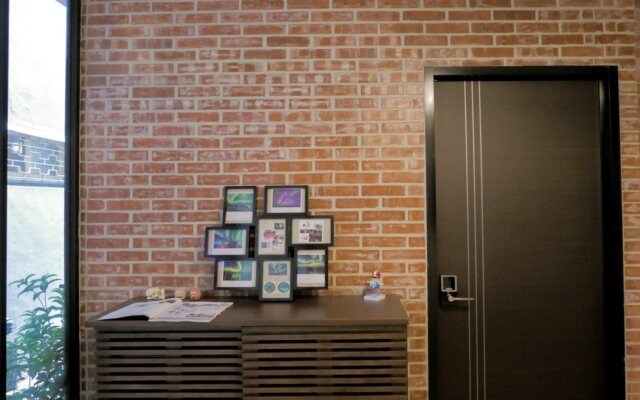 Red House & Old Lane