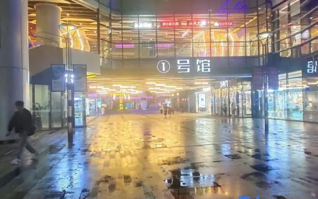 Shangpin Light House Hotel (Zhengzhou University Park Mao Branch)