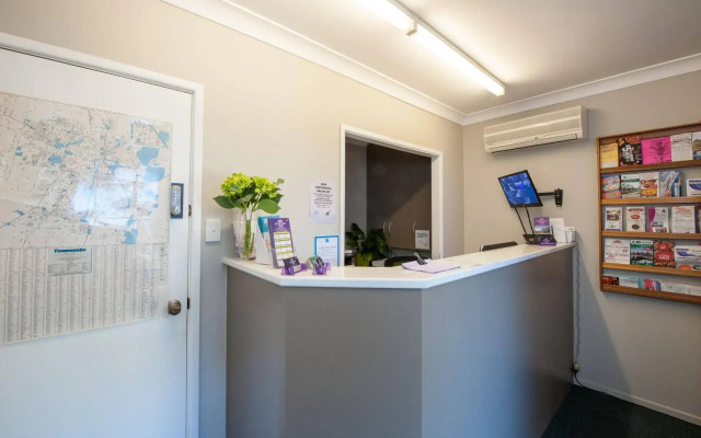 Jacaranda Place Motor Inn