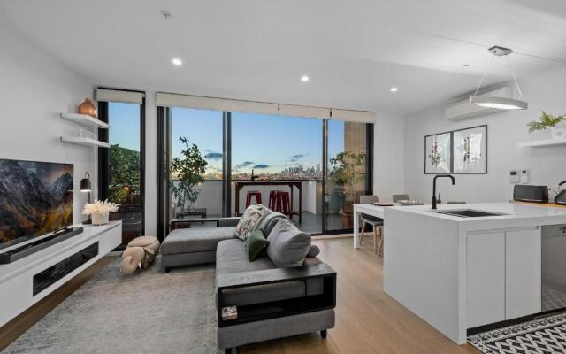 StayCentral Northcote Townhouse With Study