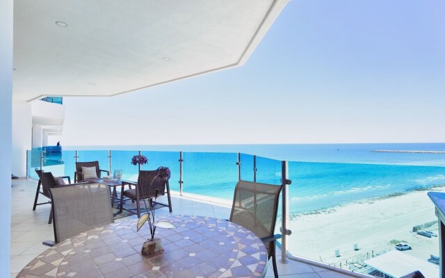 Hotel Esmeralda Beach Resort